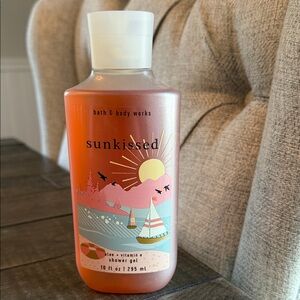 Bath & Body Works Sunkissed Shower Gel - Pink and White